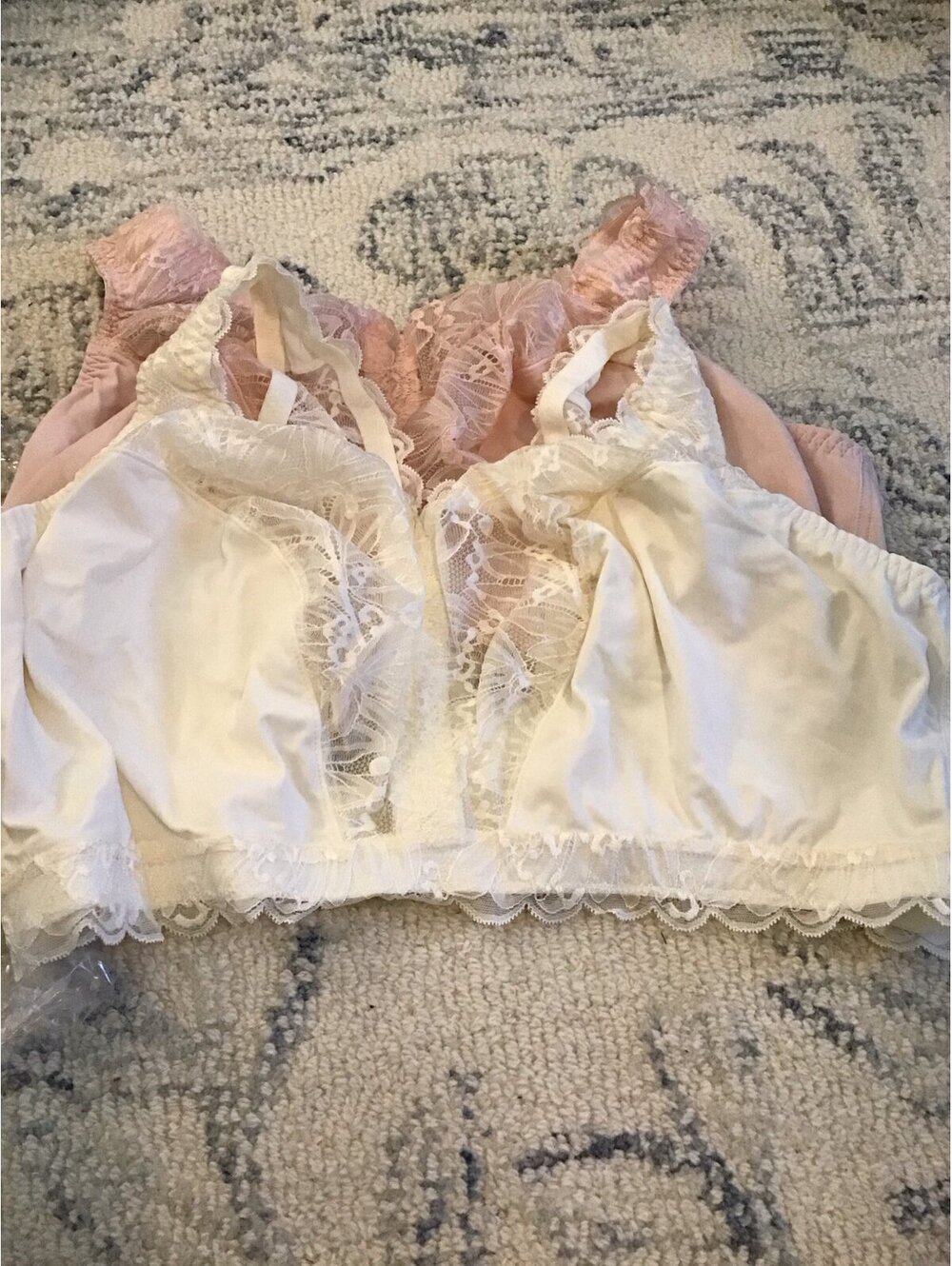 Breezies, 2x bras, set of 2 soft support lace, new, unlined, wirefree